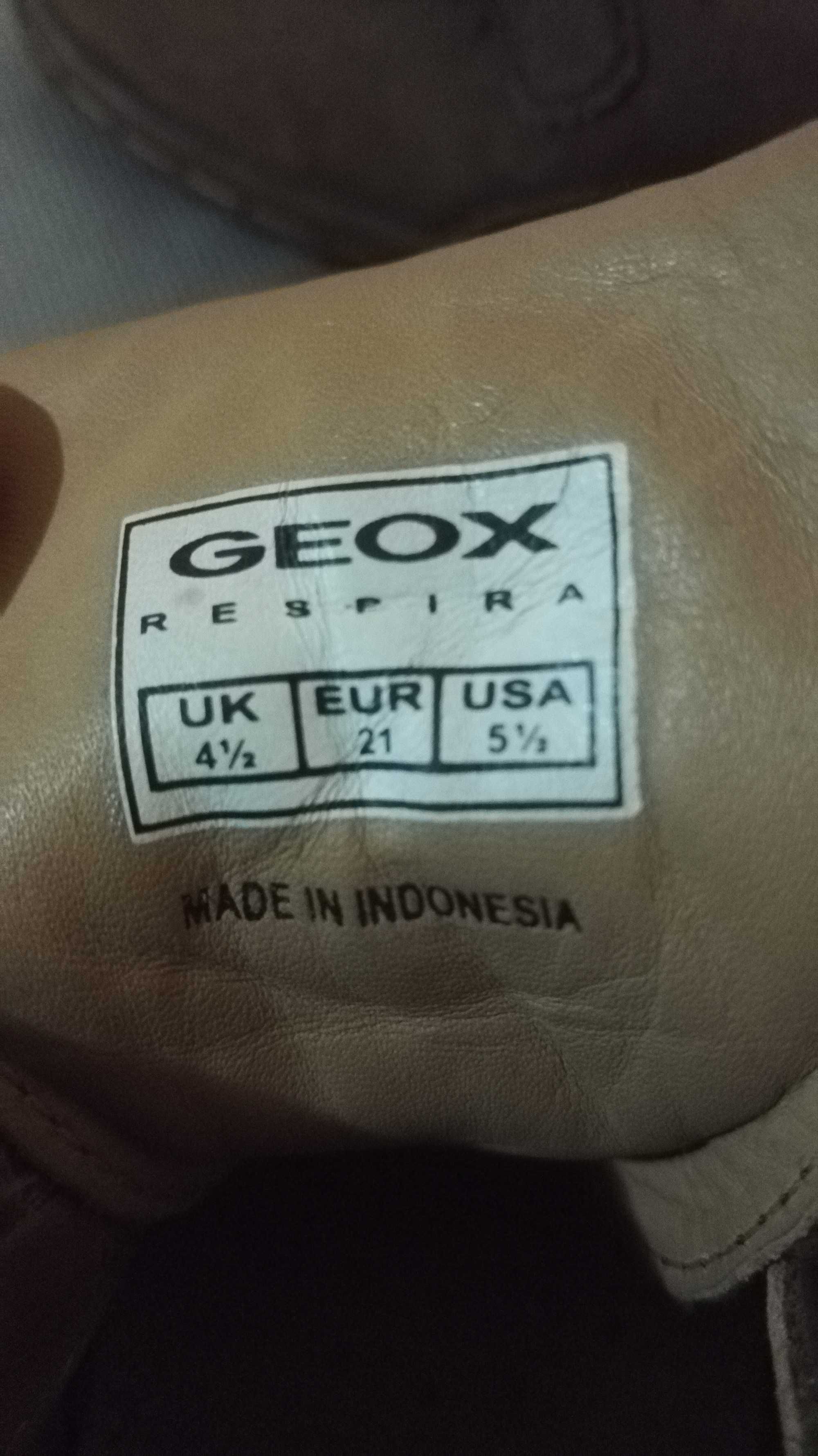 Botas Geox, tamanho 21