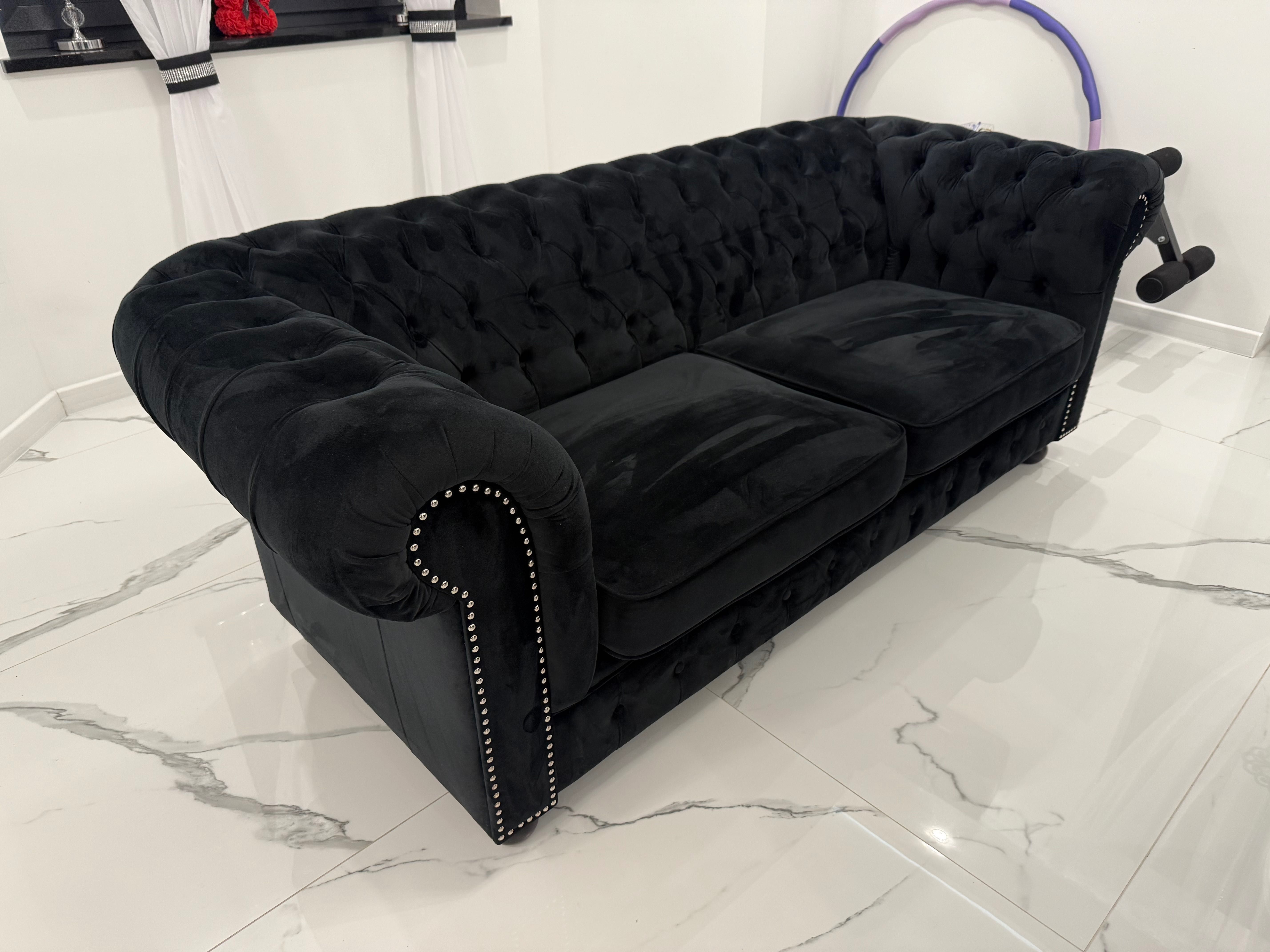 Sofa glamour czarny zamsz CHESTER AGATA MEBLE za połowę ceny