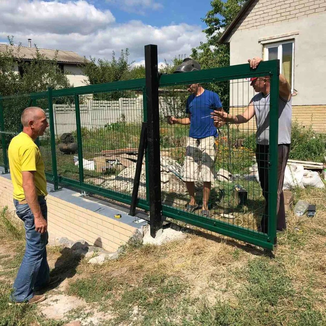 Секційна огорожа із зварної сітки 3 Д. Сітка 3 Д. Паркан із сітки.