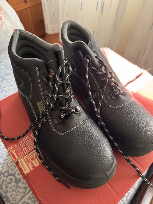 Vendo Botas Biqueira Aço 44