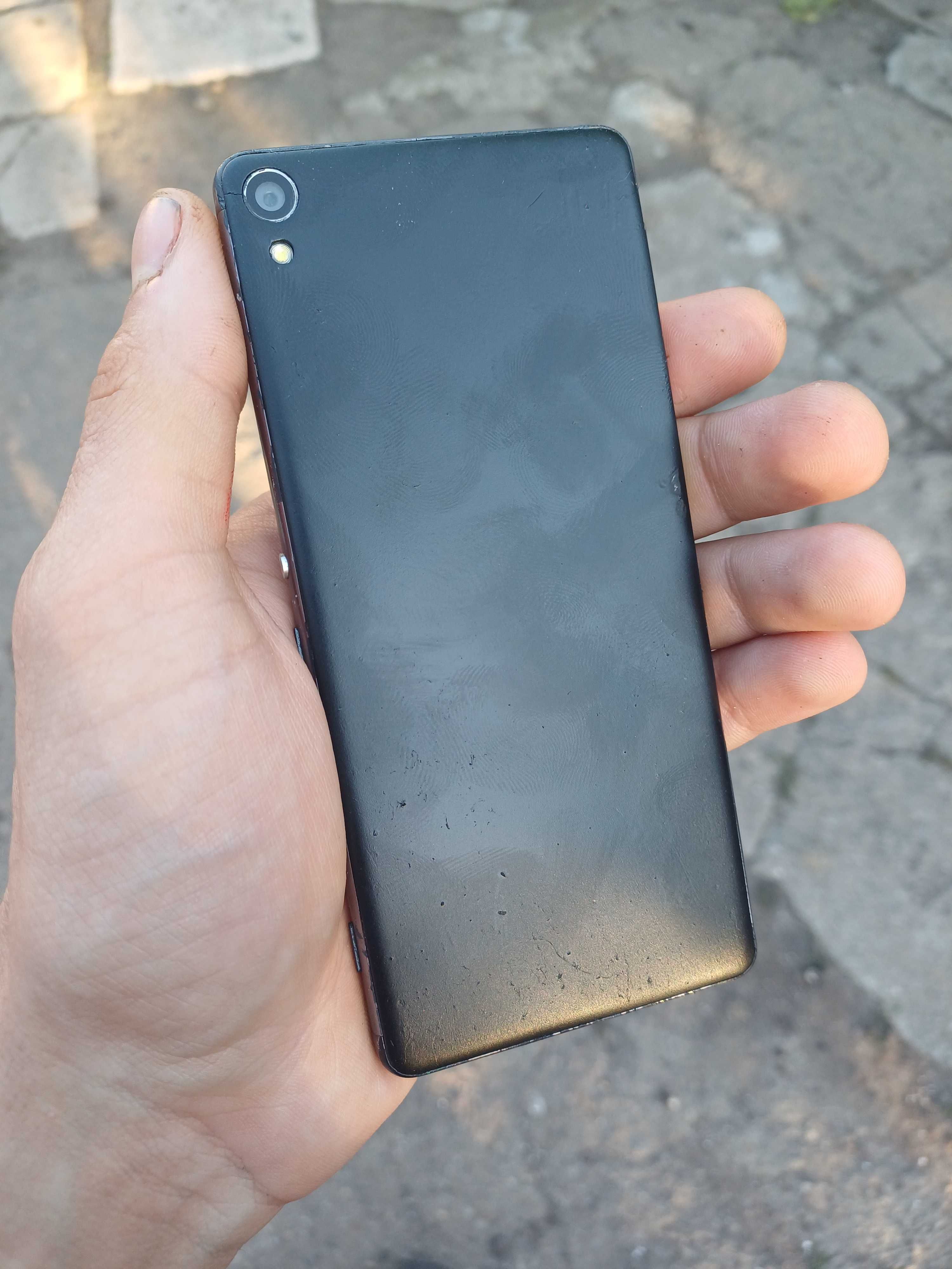 Sony Xperia XA 2/16GB + чехол