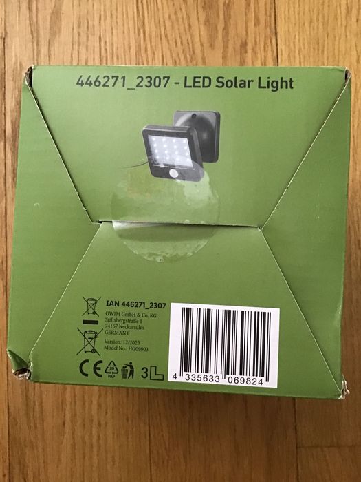 Reflektor solarny LED nowy.