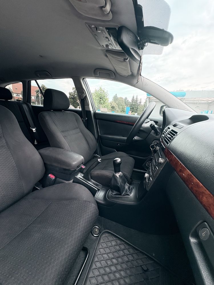 Toyota Avensis 2.0 kombi 2003r xenon CHECK SONDY