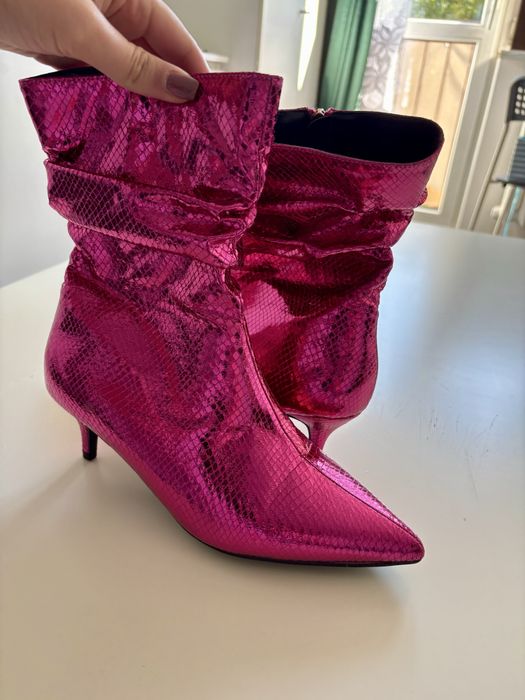 Buty na obcasie błyszcząca fuksja