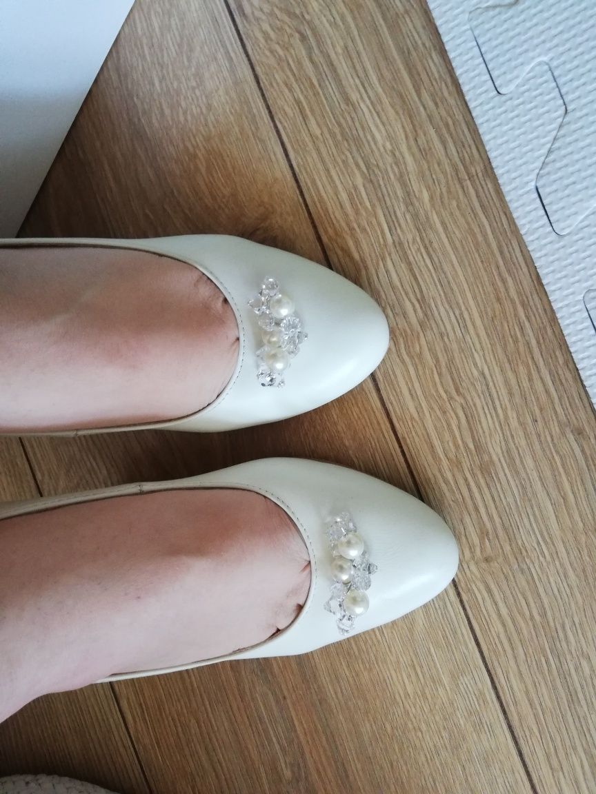 La boda laboda buty ślubne biale czolenka swarovskiego krysztalkami 38