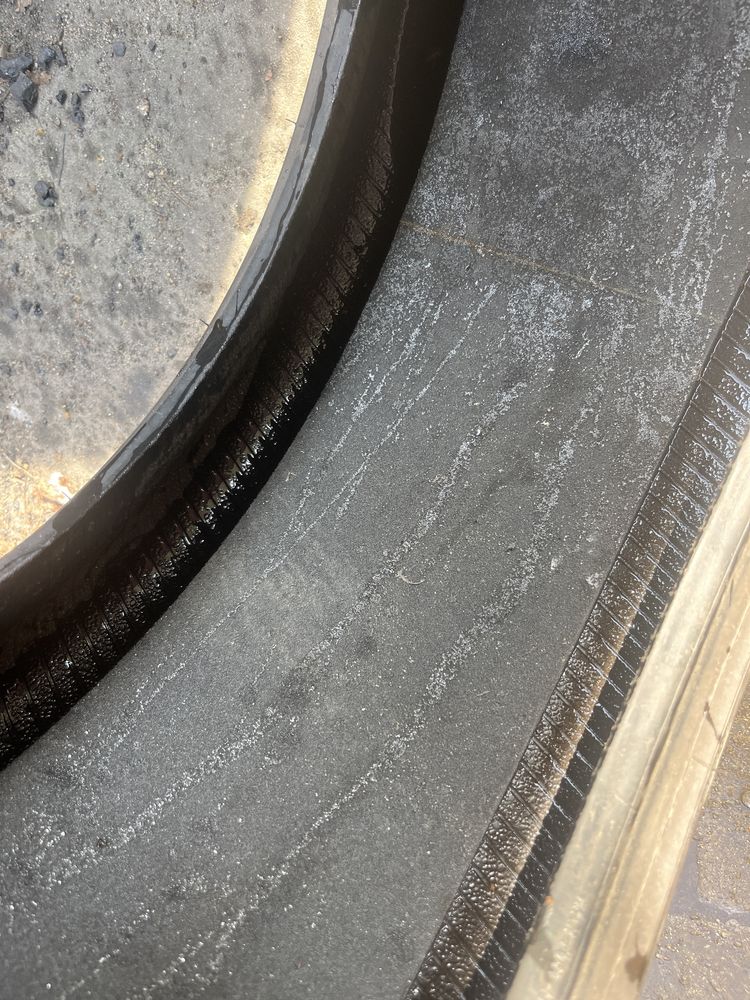 275/40/19 Goodyear Efficient Grip Run Flat 5,5mm 2017r 1szt