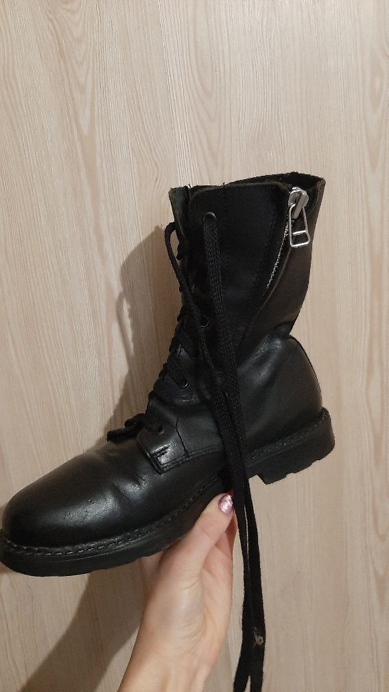 Шкіряне взуття 39 берци