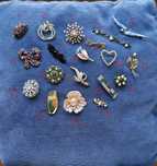 Alfinetes de peito vintage