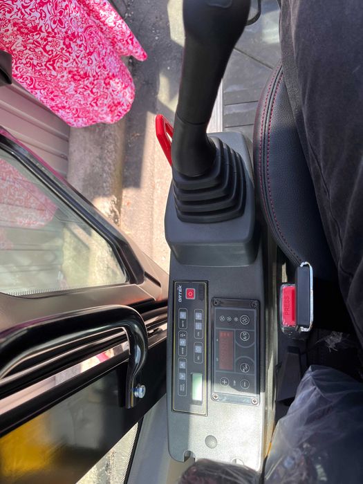 Гусеничний екскаватор Lonking CDM6060