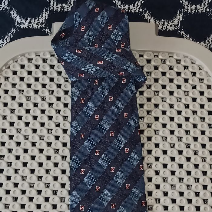 Elegancki krawat męski A.H. ROYAL CROWN