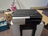 Caixa de 10 cd e cabos