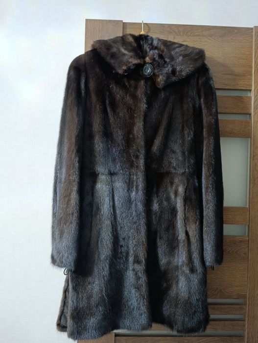 Шуба норкова з капюшоном