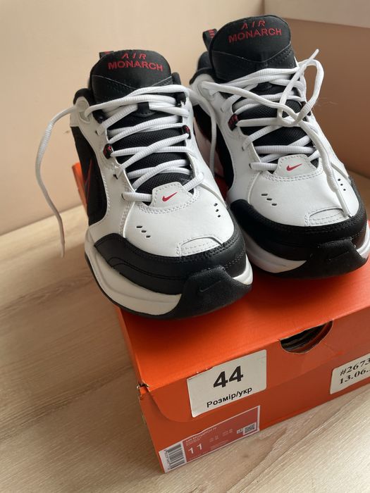 Nike Air Monarch 4