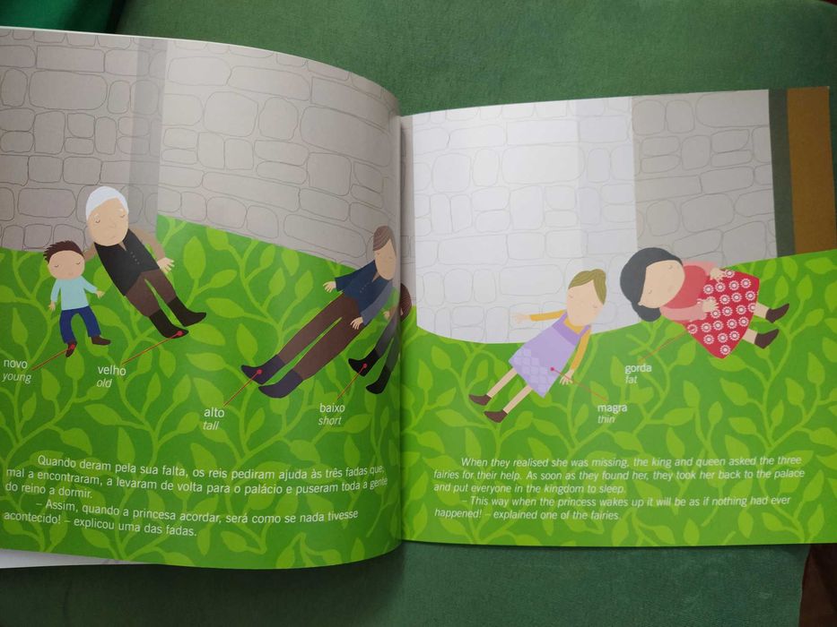 A Bela Adormecida + Os Três Porquinhos - Português e Inglês