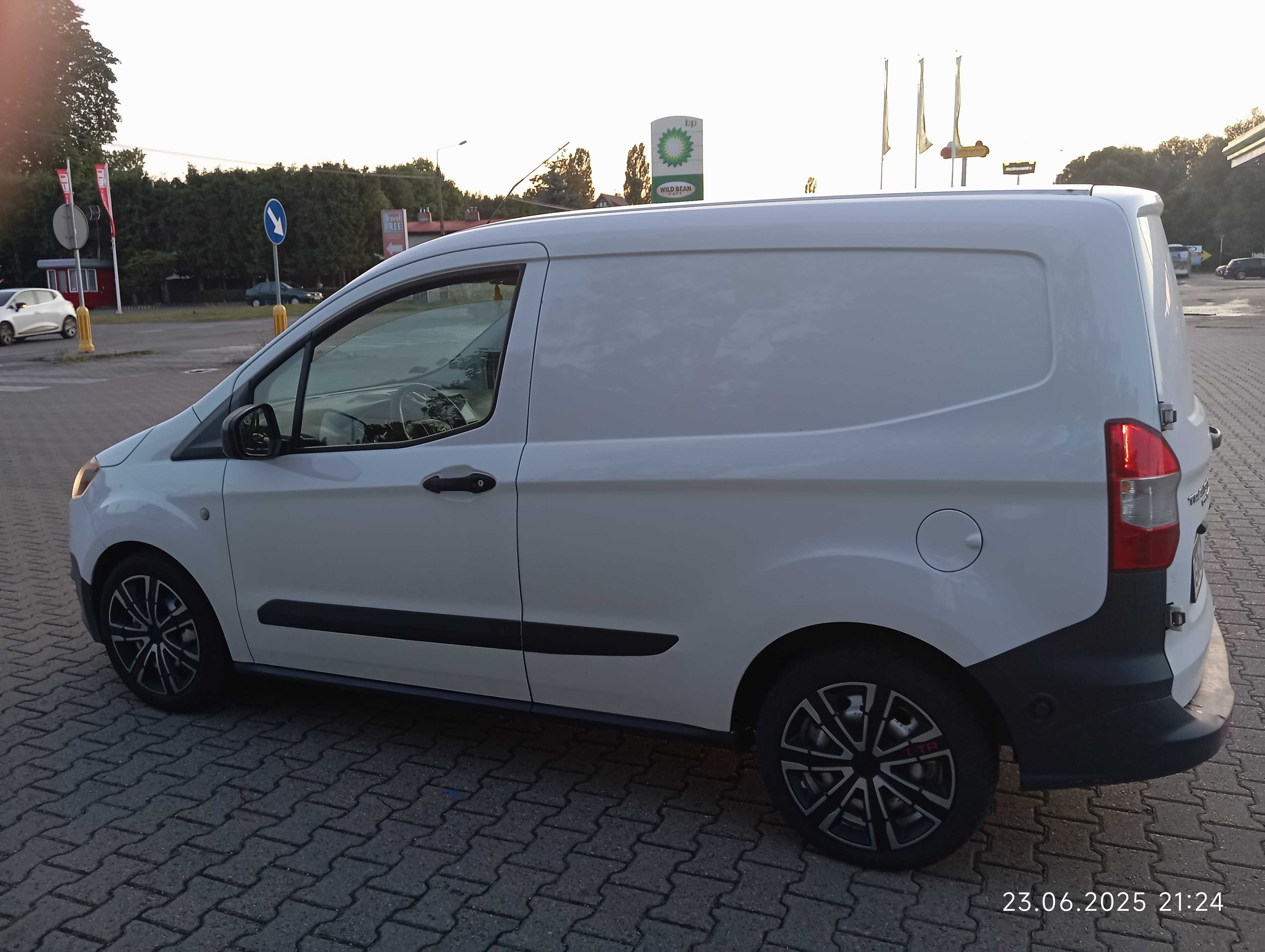 Ford Transit Courier 1.0 z gazem Prinse.