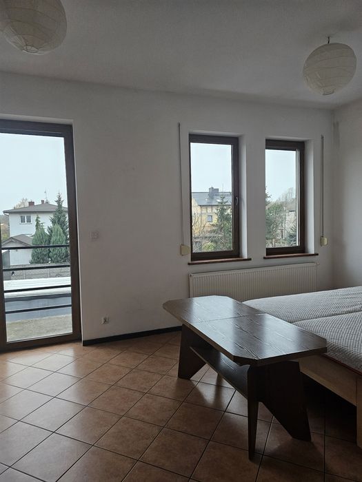 Kawalerka pokój z  aneksem kuchennym i łazienką. Wolne.    zienką okaz