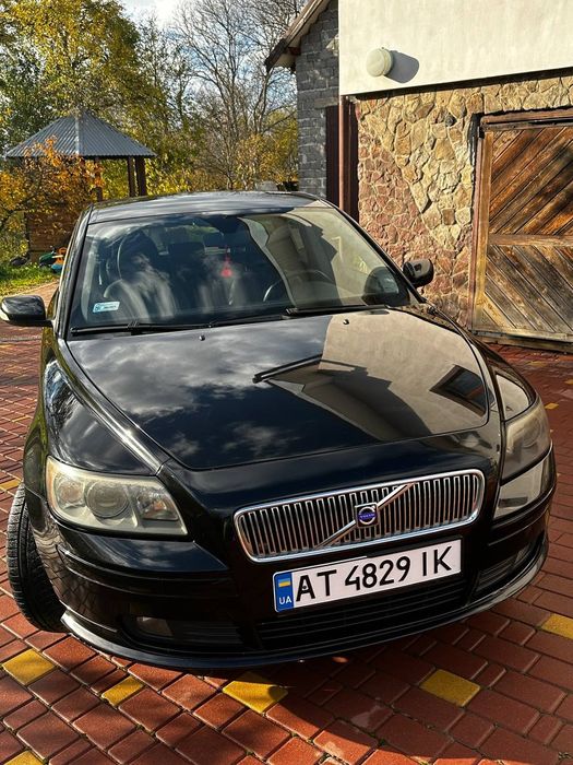 volvo v50 2004 року