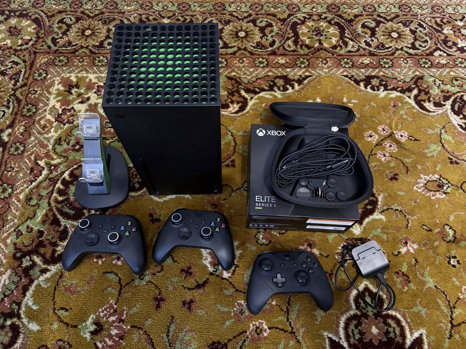 Xbox Series X 1Tb, 3 гейпади + АКК зі STALKER 2