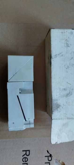 XS8C40PC440
czujnik indukcyjny XS8 C40PC440