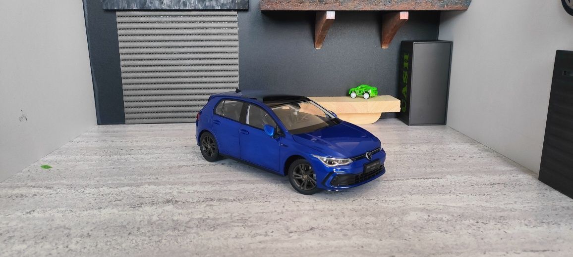 Volkswagen Golf 8r 1:18