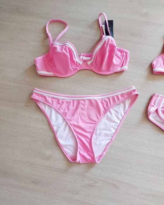 Soutien rosa e branco