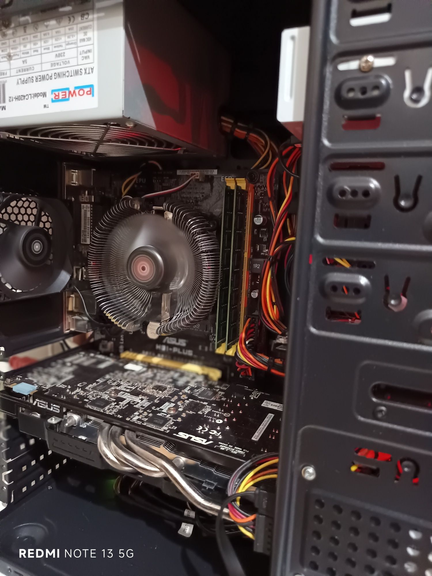 Desktop ASUS i5 4460 3.2 GHz
Motherboard ASUS H81 Plus
Processador i5