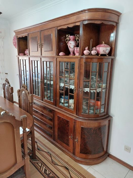 Móvel + mesa de sala
