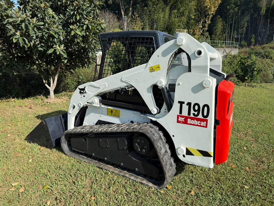 Mini Pá Bobcat T190