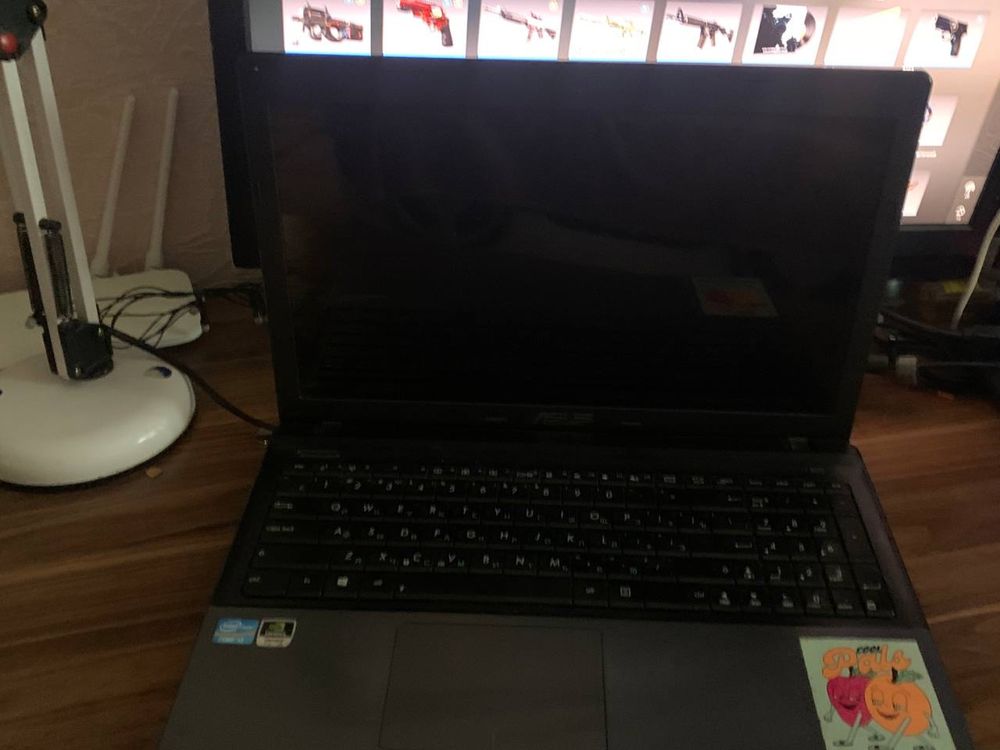 Продам ноутбук asus x55v на i-3.Срочно!