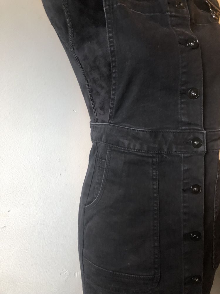 Sukienka czarna ogrodniczka guziki jeans jeansowa casual vintage zara