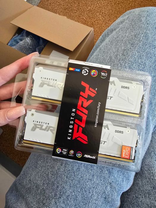 Kingston Fury Beast RGB, DDR5, 32 GB, 6000MHz, CL30