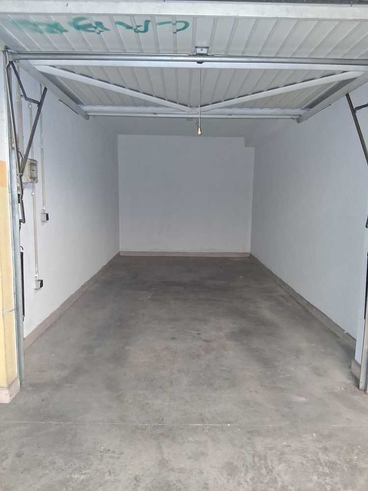 Garagens no centro do Montijo