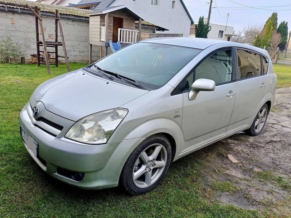 Toyota Corolla Verso 2.2 D-4D 177KM minivan 7 osobowy
