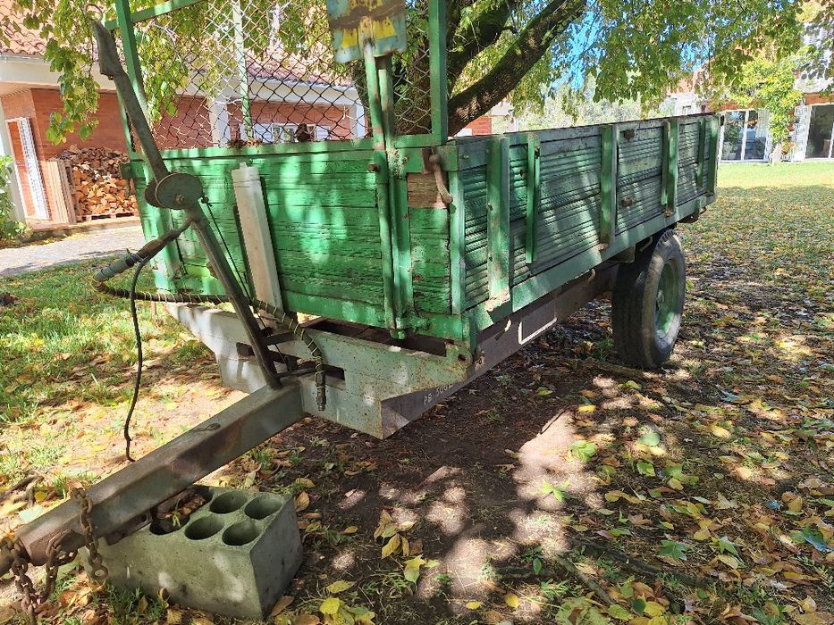 Atrelado agrícola Tribasculante 5000 kg