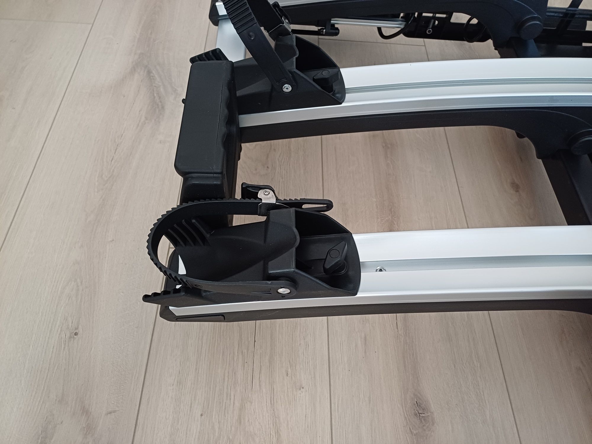 Bagażnik rowerowy na hak Eufab Premium 3, na rowery elektryczne