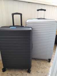 Продаются два новых пластиковых чемодана