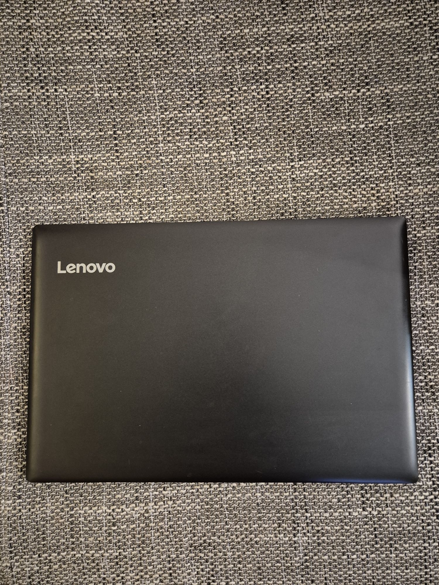 Laptop Lenovo w bardzo dobrym stanie , duża pojemność dysku 1T