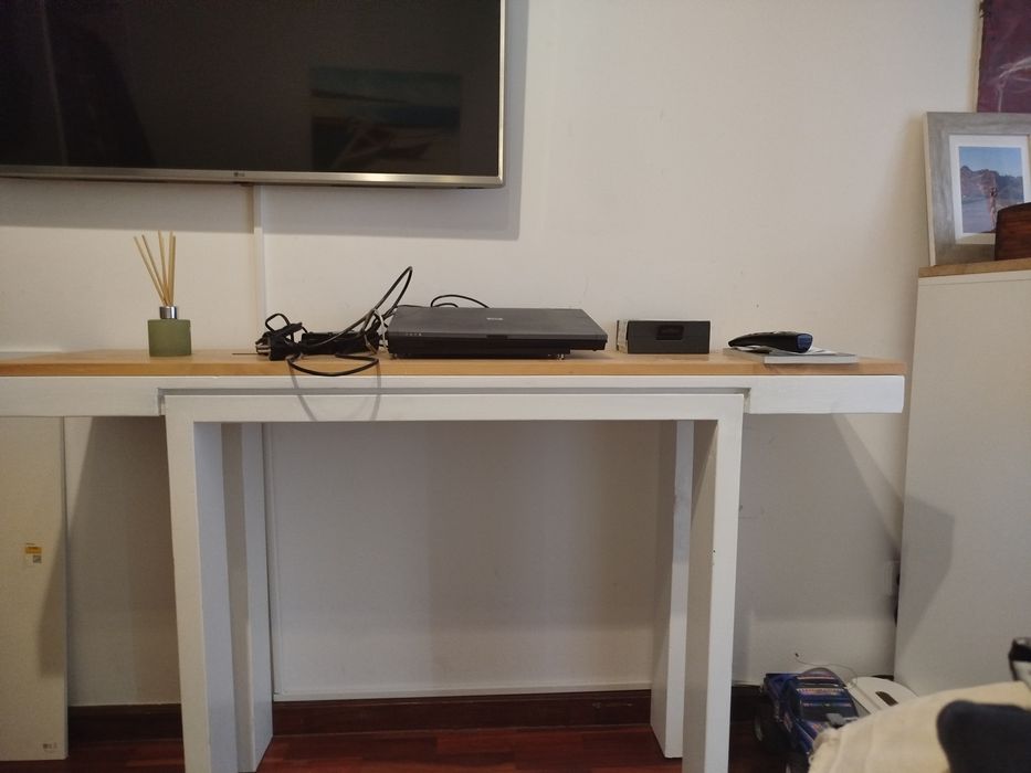 Consola de madeira