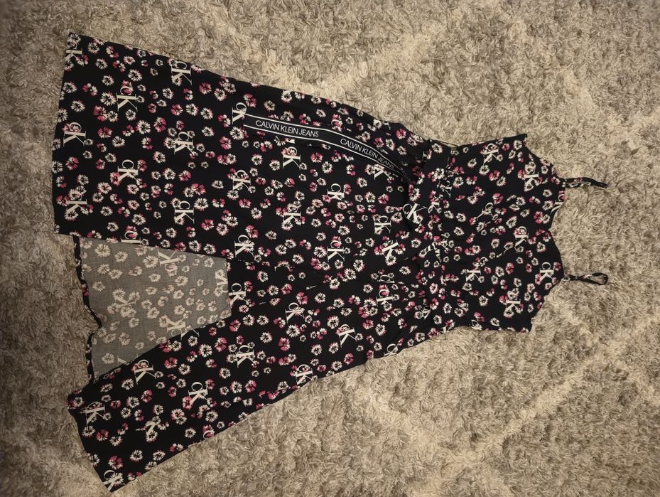 Sukienka Calvin Klein Jeans z tasiemką w tali w kwiaty rozmiar XS 34