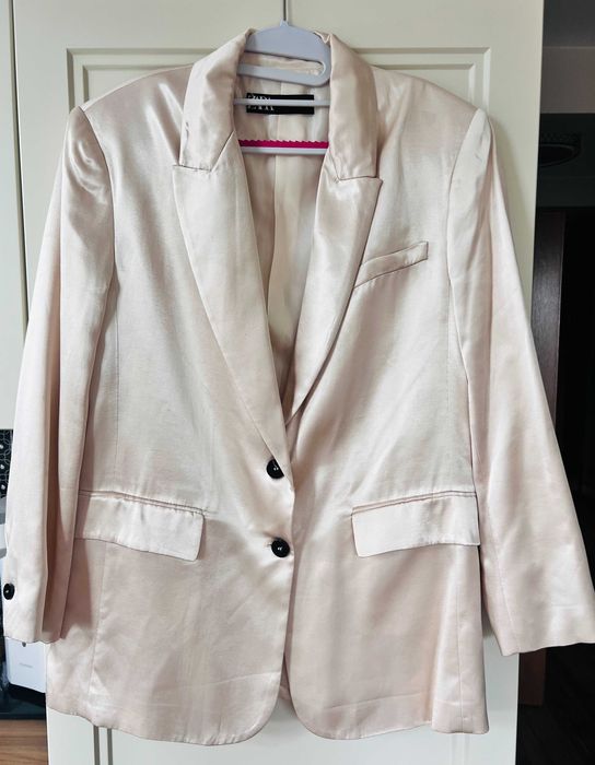 Letnia satynowa marynarka ZARA– oversize pudrowy róż rozmiar M Wiskoza