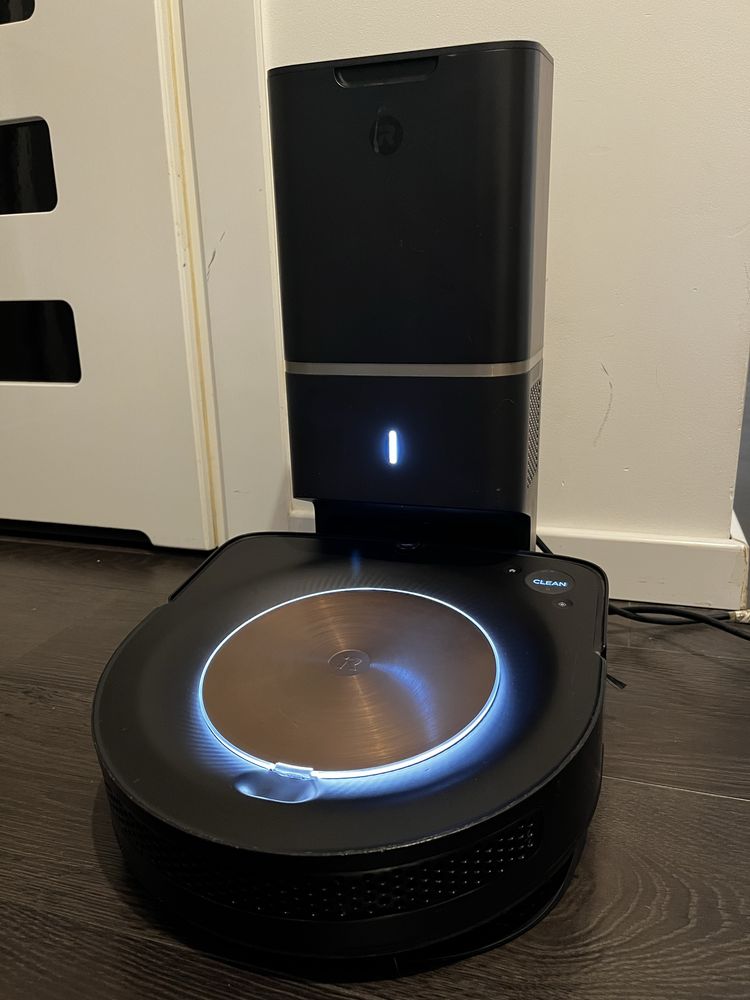 Robot Roomba s9+ ze stacją dokującą