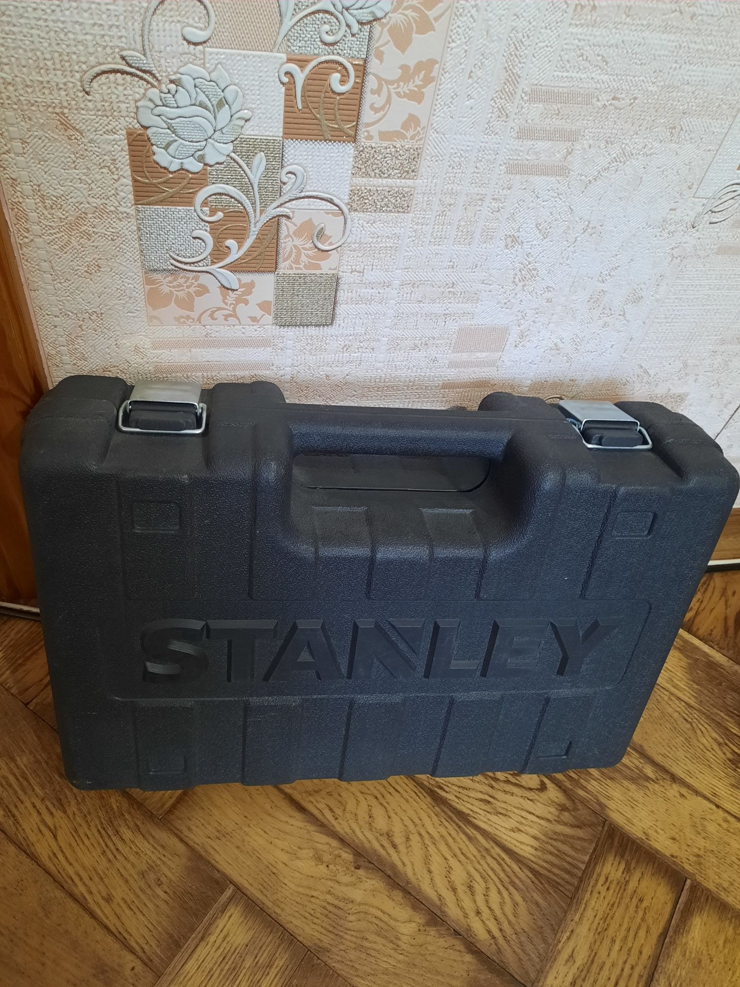 Перфоратор Stanley SHR263,800w,3.4дж