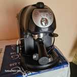 Ekspres ciśnieniowy DeLonghi PMR 2005.CC z funkcją spieniania mleka