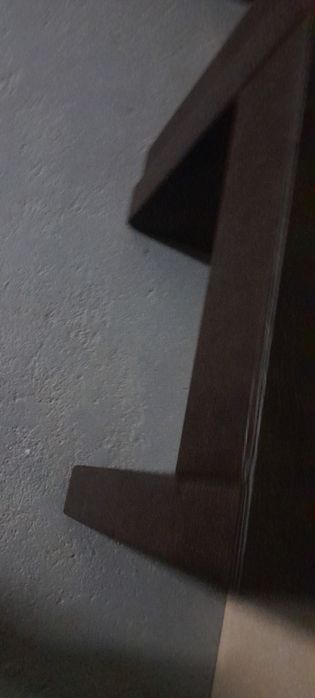 Mesas de cabeceira forradas pele