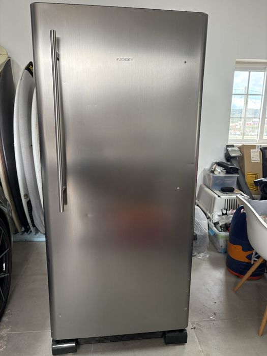 Congelador vertical marca Jocel