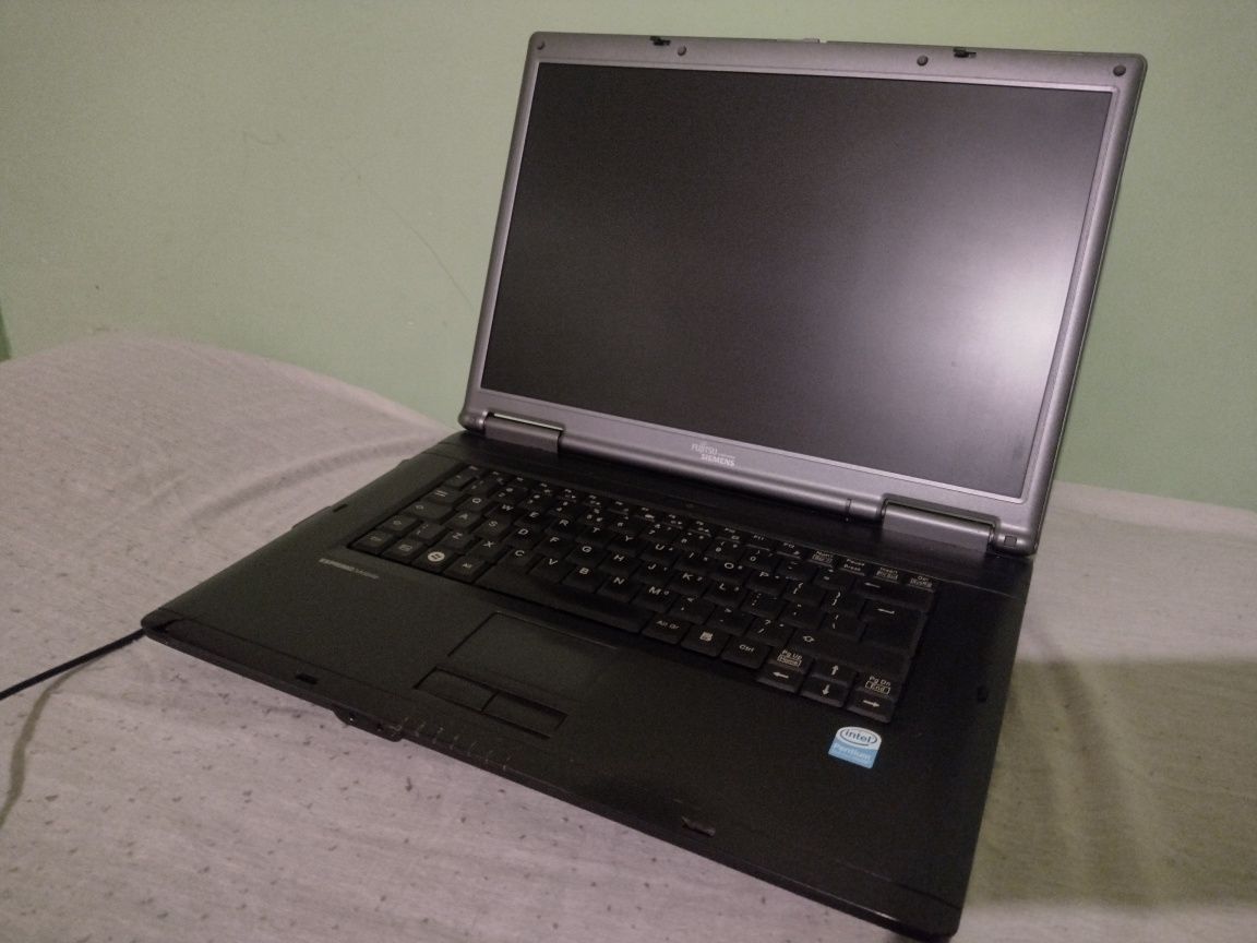 Laptop 15' Fujitsu Siemens Esprimo V5535