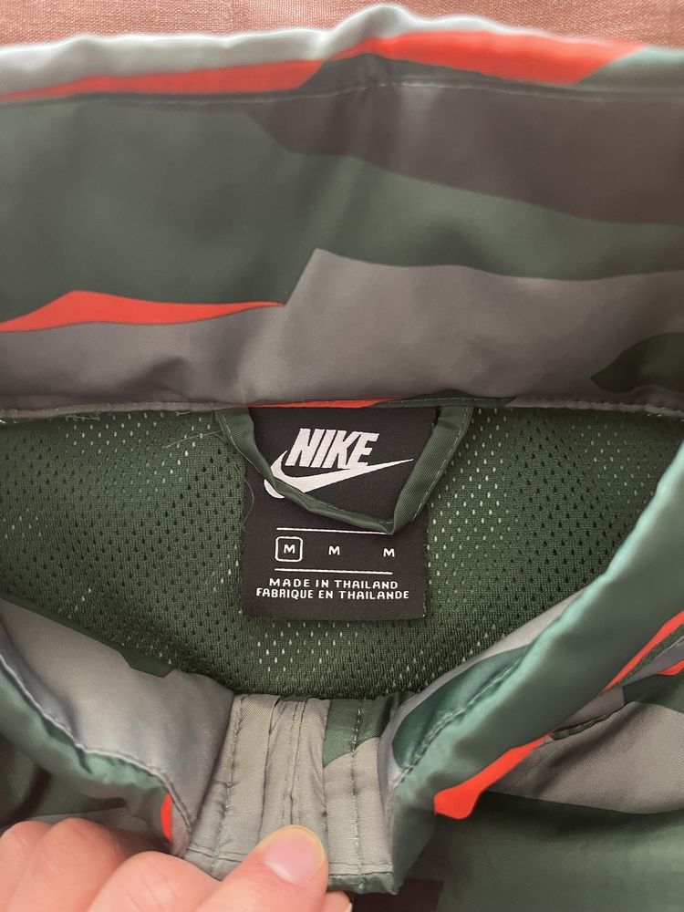 Casaco Corta-Vento Nike (VERSAO LIMITADA)