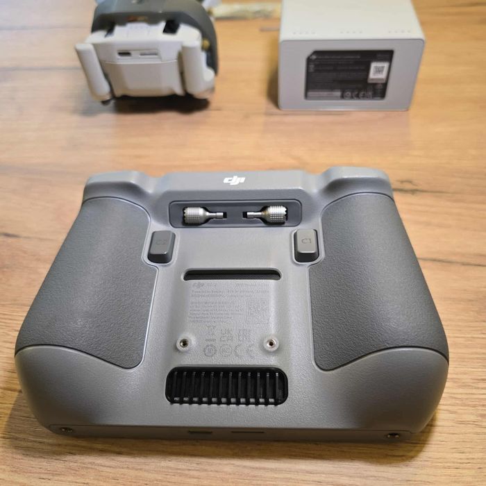 DJI Mini 4 Pro Fly More Combo w zestawie DJI RC 2