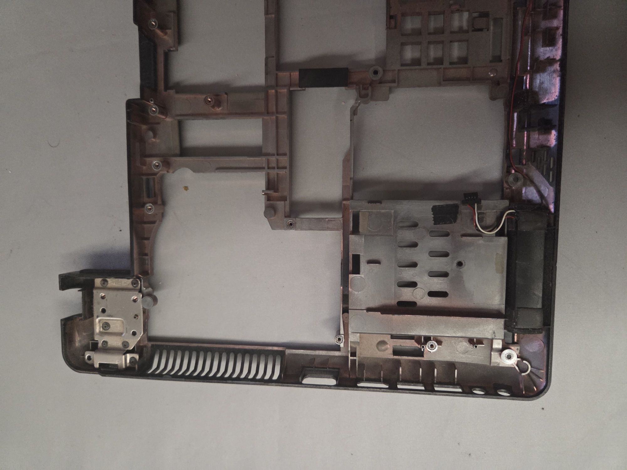 Sprzedam dolną klapę do laptopa ASUS K52F