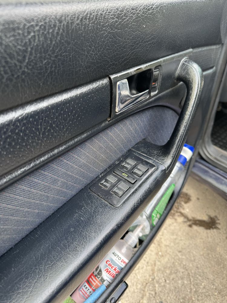 Автомобіль audi a4